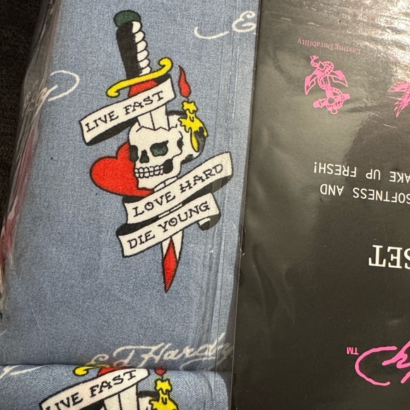 Ed Hardy Blue King Sheet Set with Tattoo Designs - Picture 4 of 10